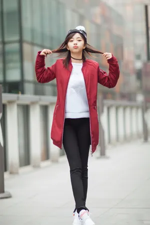 人气美女谭松韵时尚街拍写真图片_2