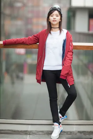 人气美女谭松韵时尚街拍写真图片_4