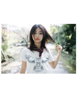 谭松韵活泼甜美写真图片