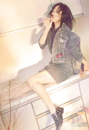 谭松韵性感小清新杂志写真图片_3