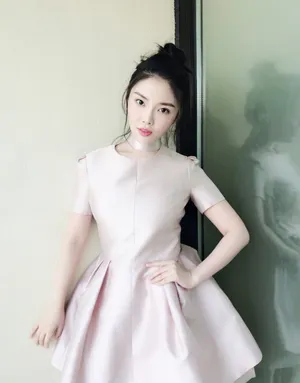 大嫂徐冬冬性感活动照片_3