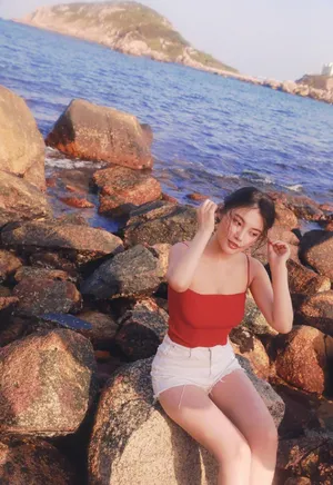 大嫂徐冬冬海边沙滩清凉性感写真图片_5