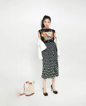 徐冬冬丰满性感杂志大片写真图片