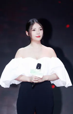 徐冬冬性感活动照图片_4