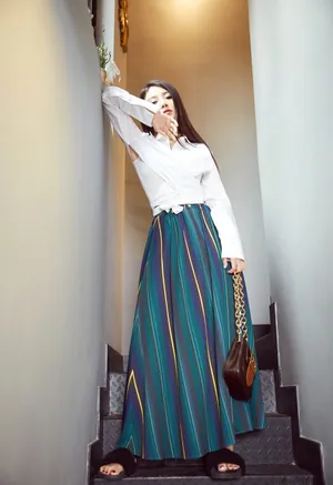 徐冬冬白衬衣性感图片_4