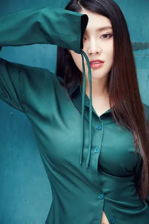 徐冬冬前凸后翘性感街拍写真图片_3