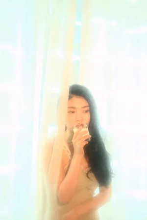 徐冬冬性感吊带写真妩媚撩人图片_4