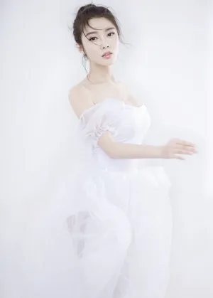 徐冬冬唯美礼服白纱写真_4