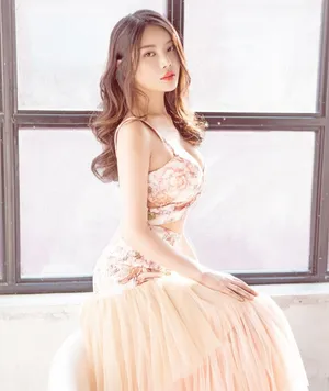 徐冬冬唯美礼服白纱写真_10