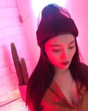 大嫂徐冬冬小秀深沟性感图片