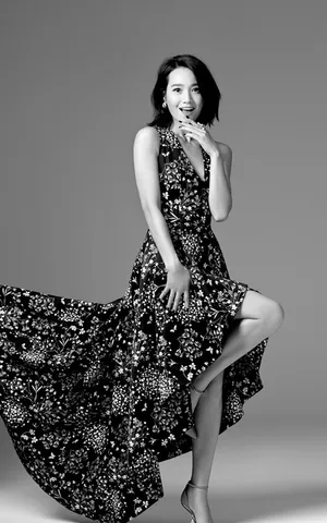 知性美女朱丹黑白时尚性感写真图片_3