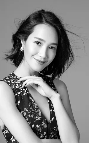 知性美女朱丹黑白时尚性感写真图片_4