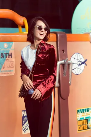 美女朱丹秋日慵懒气质时尚街拍图片