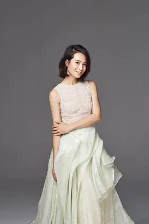 美女主持朱丹唯美写真图片_5