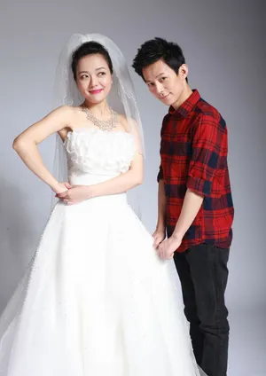 撒娇女王发杨乐乐何炅婚纱照演绎苦情小三撒娇