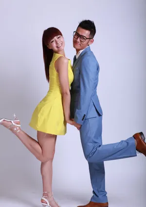 撒娇女王发杨乐乐何炅婚纱照演绎苦情小三撒娇_5