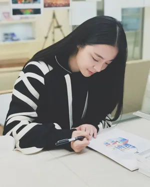 李莎晏子校园女神写真图片_3
