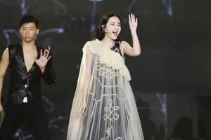 李莎晏子高清活动图片_3