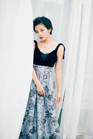 短发美女伊一时尚帅气写真图片_5