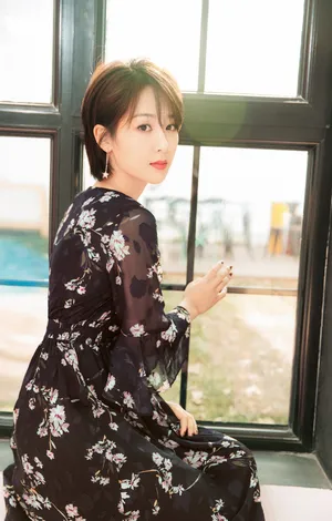 杨紫清新靓丽时尚写真图片_4