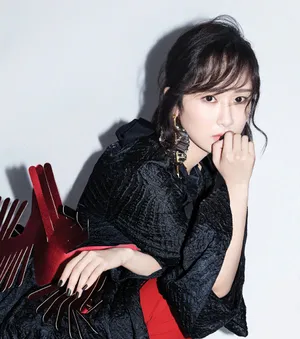 杨紫短发时尚杂志高清写真图片_5