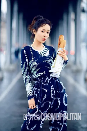 杨紫图片：化身巴黎的摩登俏佳人_6