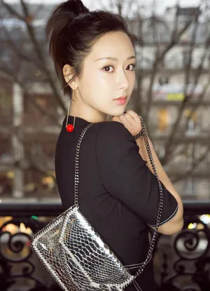 杨紫时装周高清唯美图片_6