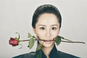 杨紫皮衣冷酷时尚写真图片_5