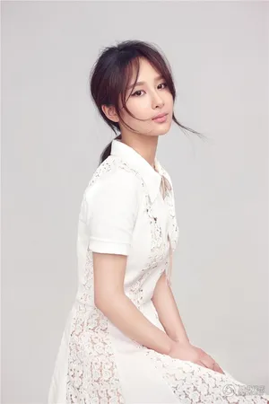 杨紫白色短裙气质唯美写真图片