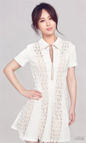 杨紫白色短裙气质唯美写真图片_4