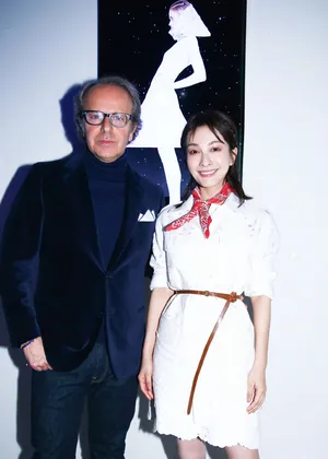 吴昕连衣短裙清纯气质写真图片_2