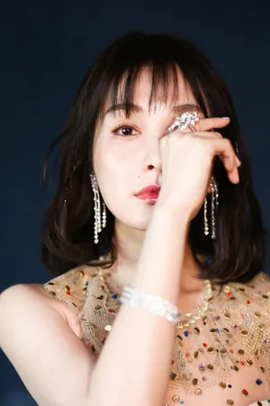 吴昕薄纱斑点长裙性感写真图片_5