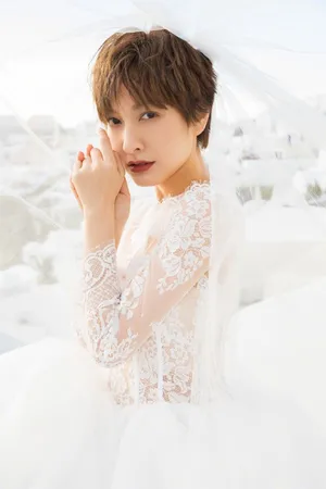 吴昕新娘杂志性感时尚大片写真图片_2