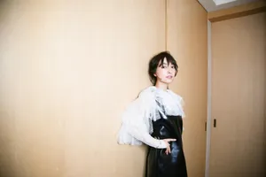 吴昕黑色皮裙出席活动图片_2