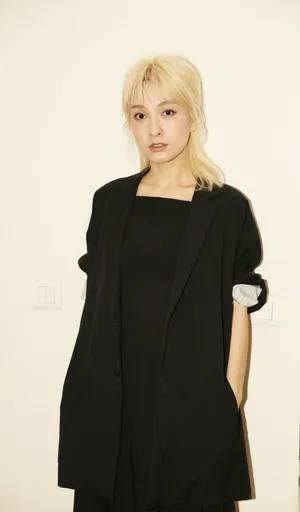 吴昕俏皮可爱写真吴昕图片_7