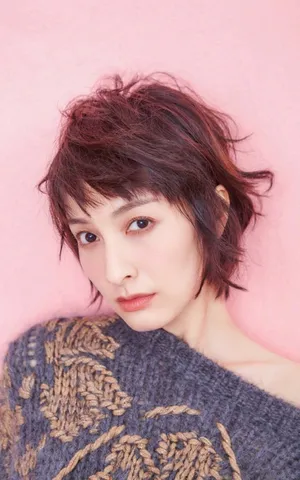 吴昕短发造型迷人写真图片_4
