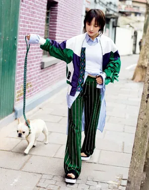 吴昕街拍图片：展时髦精彩魅力
