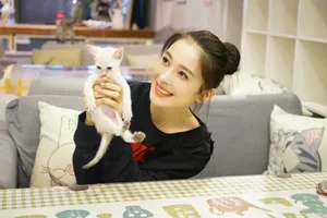 赵韩樱子温馨甜蜜写真图片