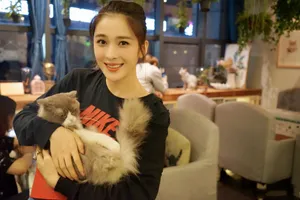 赵韩樱子温馨甜蜜写真图片_3
