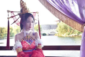 甘婷婷版《画江湖之不良人》女帝霸气写真