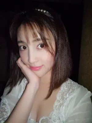 甘婷婷微博自拍事业线迷人_6