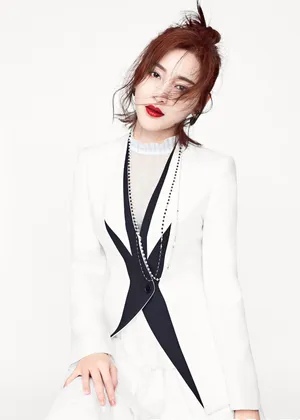 甘婷婷纯白时尚写真英气逼人_8