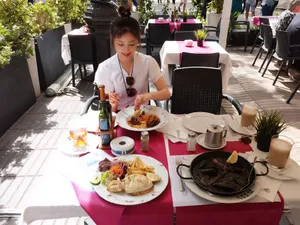 甘婷婷国外街拍黑丝迷人_6
