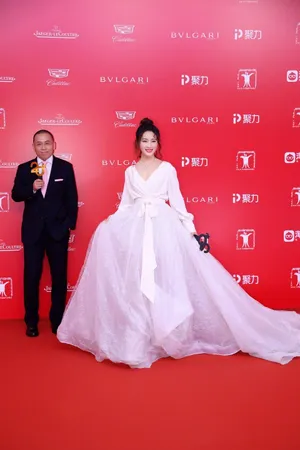 甘婷婷上海电影节长裙亮眼甜美可人_7