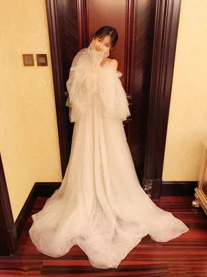 甘婷婷白色蕾丝纱裙写真曼妙清秀_3