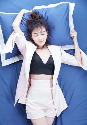 甘婷婷私房俏皮写真美艳娇憨_3