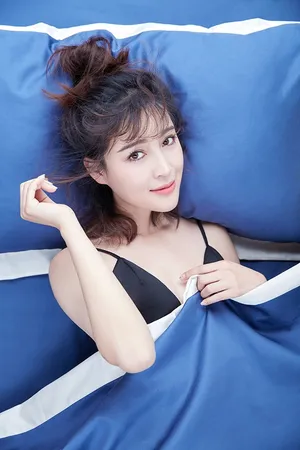 甘婷婷私房俏皮写真美艳娇憨_4