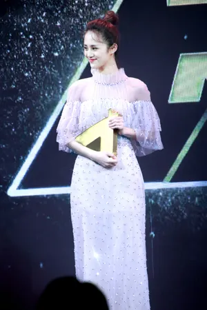 安悦溪唯美活动照图片