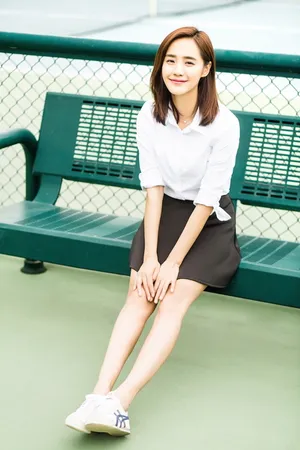 王智校园清爽短裙迷人写真
