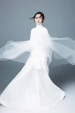 王智白裙白纱飘逸素雅写真曼妙清新_1